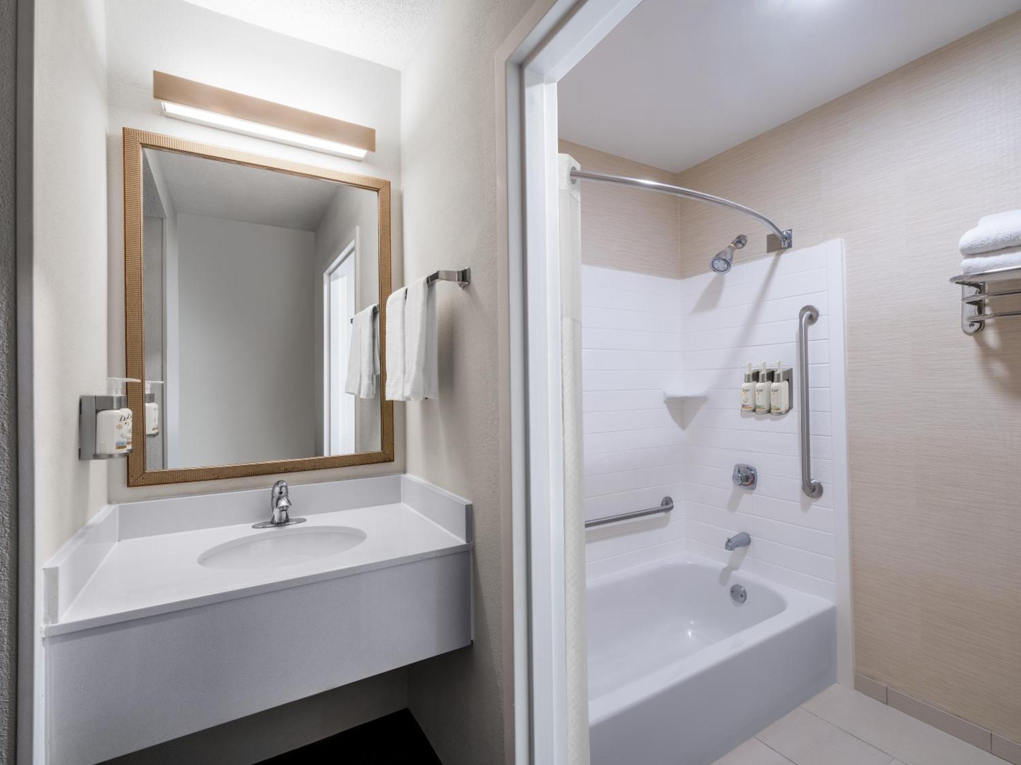 Garner Hotel Macon West By Ihg מראה חיצוני תמונה
